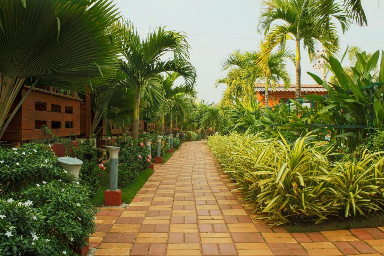 Grand Vatika Resort Arambol Luaran gambar