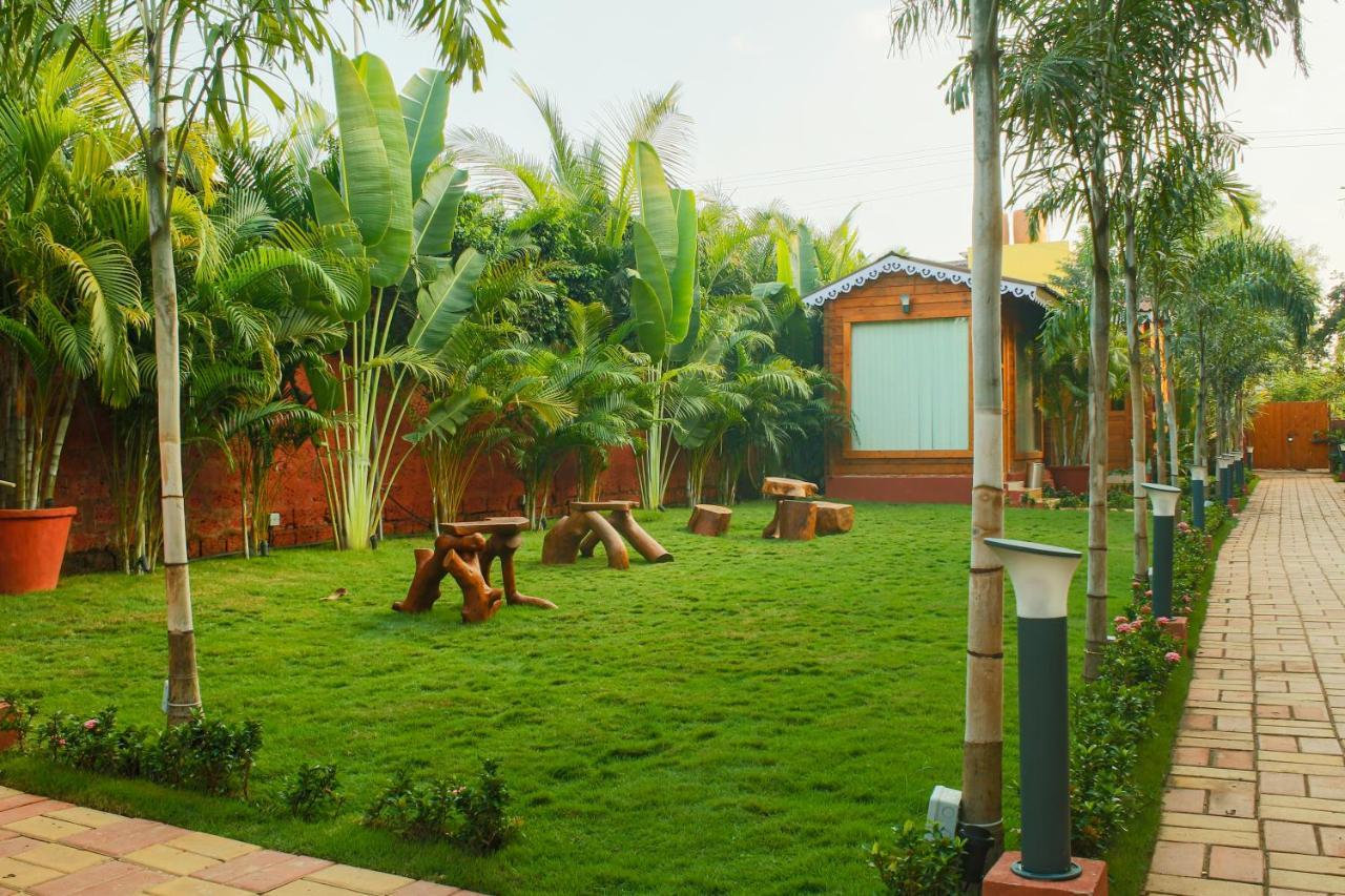 Grand Vatika Resort Arambol Luaran gambar