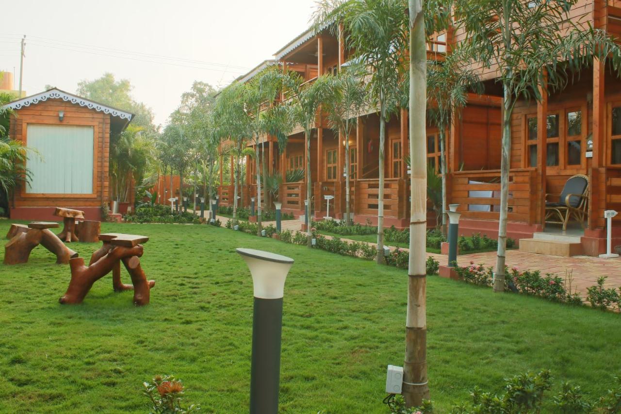 Grand Vatika Resort Arambol Luaran gambar