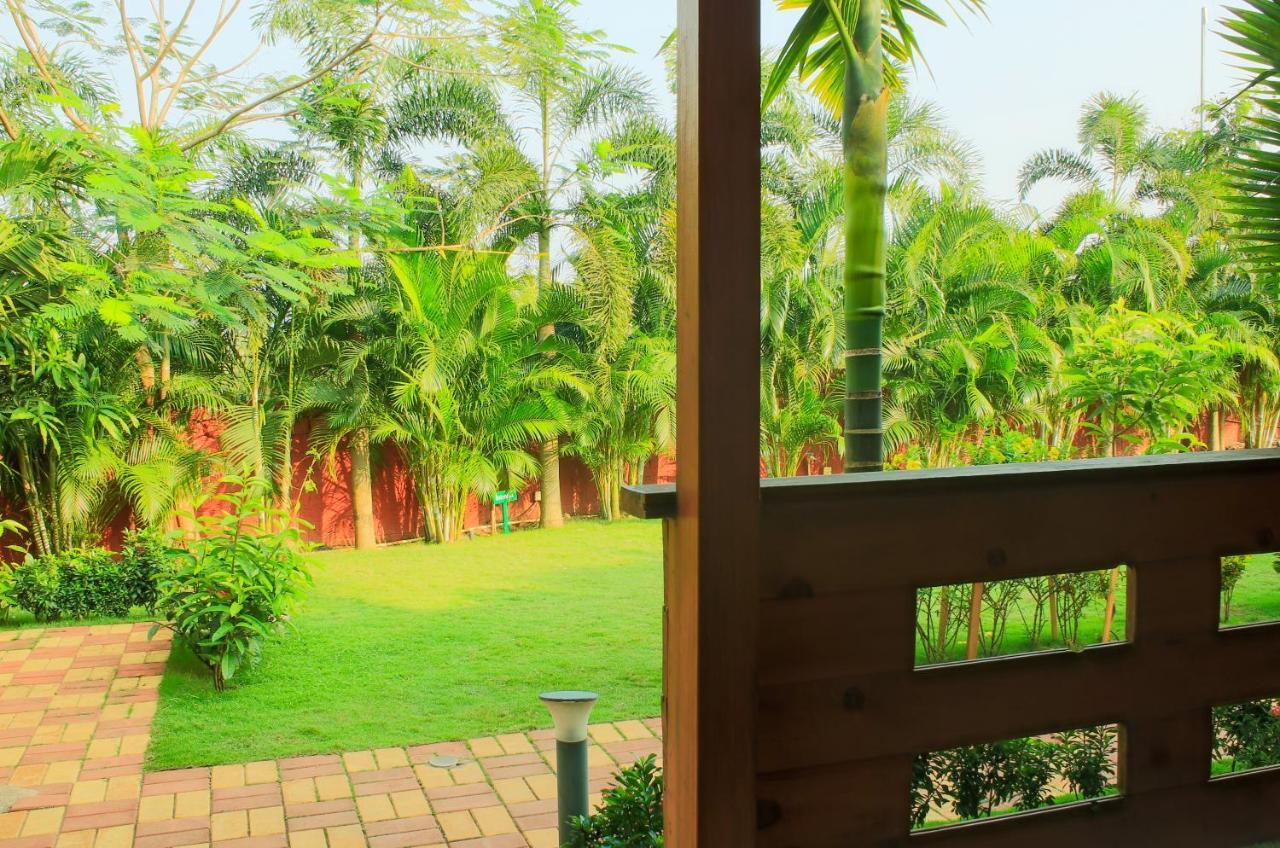 Grand Vatika Resort Arambol Luaran gambar