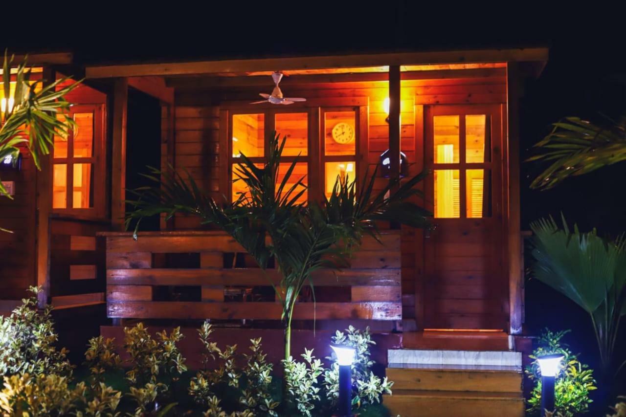 Grand Vatika Resort Arambol Luaran gambar