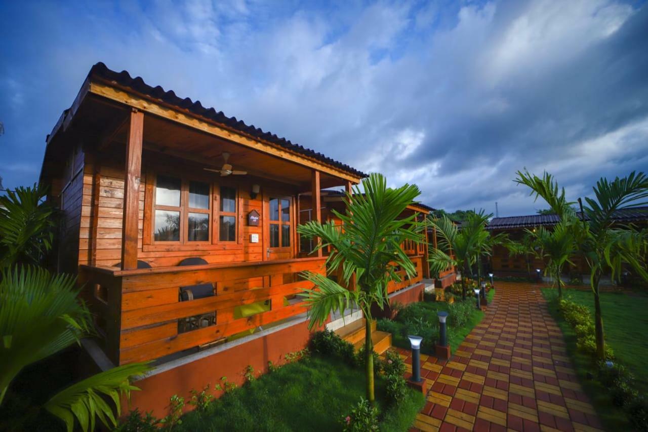 Grand Vatika Resort Arambol Luaran gambar