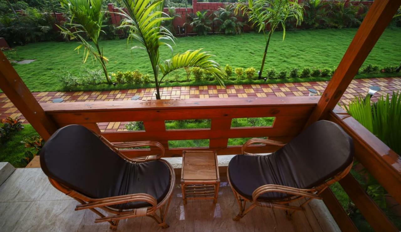 Grand Vatika Resort Arambol Luaran gambar